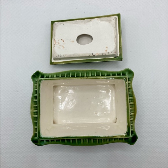 Antique Majolica Humidor Box and Majolica Book: Humidor is Featured on page 62 - Picture 8 of 11